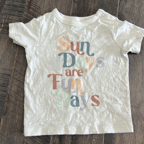 Little co. Tshirt - Picture 1 of 2